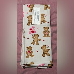 ✨NWT✨ cupcakes & cashmere: Set of 2 Kitchen Towels